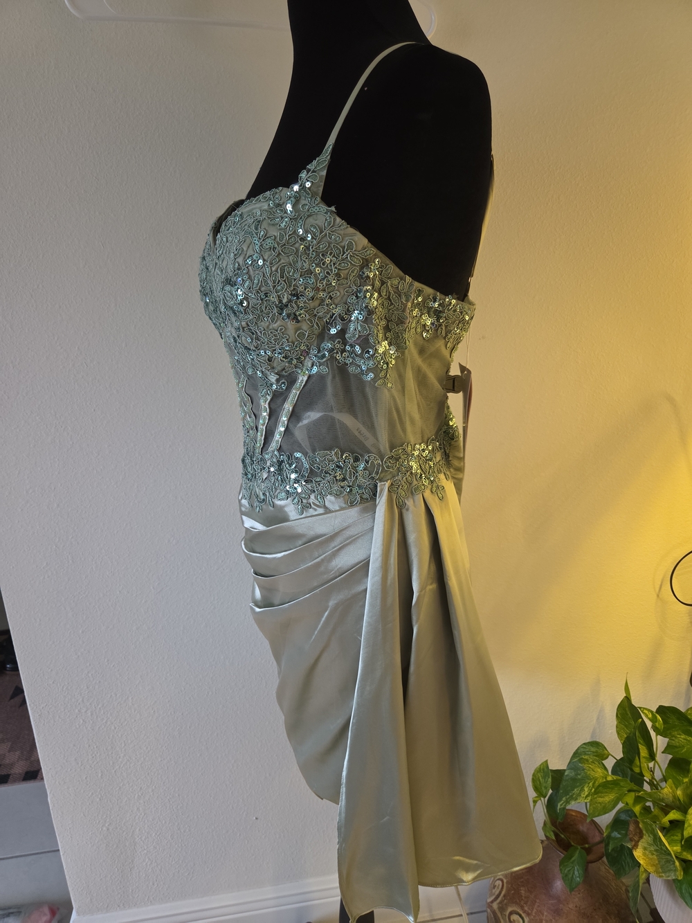 Elegant Sage Green Lace Appliqué Satin Mini Dress - Picture 10 of 10